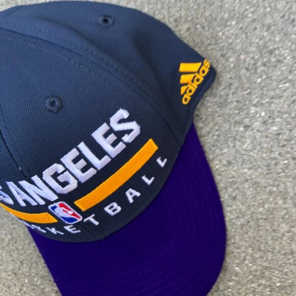 ADIDAS Los Angeles Lakers Basketball Fitted Hat S/M Grey Purple LA NBA Cap - Picture 4 of 7